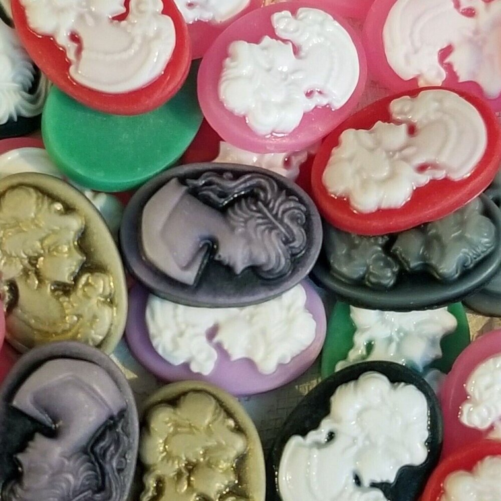 Victorian Raised Cameo Resin Cabochons Mixed Color 18x13mm Oval 10 pcs - Picture 2 of 10